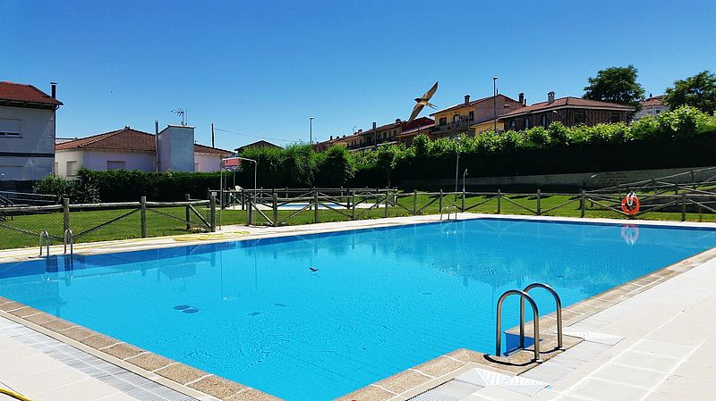 Las piscinas están listas para su uso a partir del viernes 24 de junio. Fotos: Piscinas de Sotoserrano.