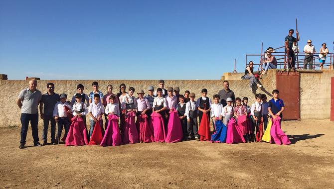 La formación práctica a través de tentaderos y toreo de salón continuará durante el mes de julio / DIPUTACIÓN