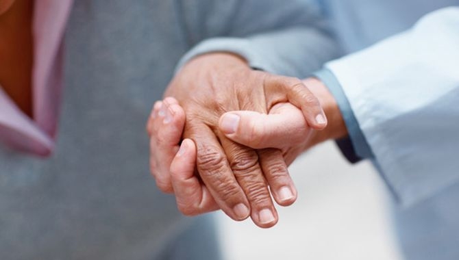 Denuncian que equipos de cuidados paliativos perderán su personal especializado   