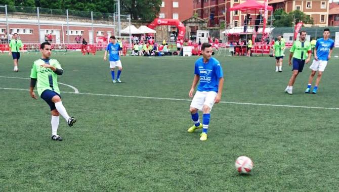 Un momento de un partido en el que jugó el Fontanería Isma