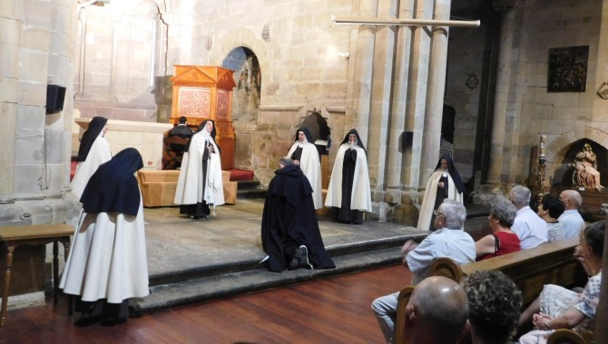 Un momento de la representación de la obra teatral