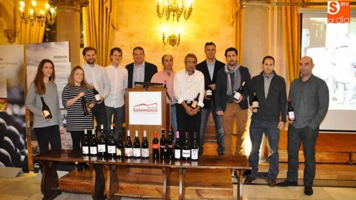Representantes de las bodegas de la DOP Sierra de Salamanca en la presentación de sus vinos