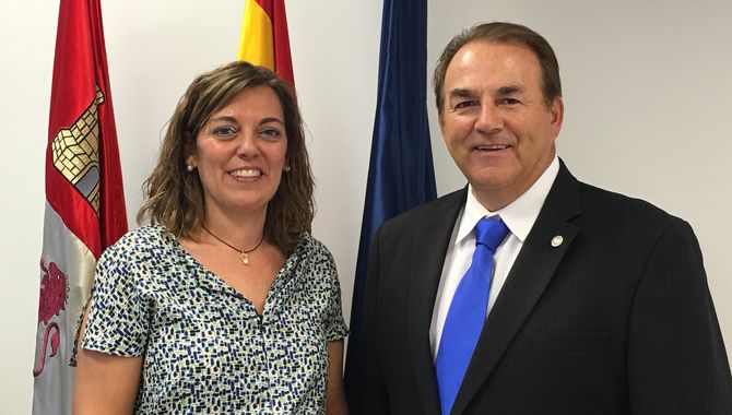 Milagros Marcos y Donald J. Salazar