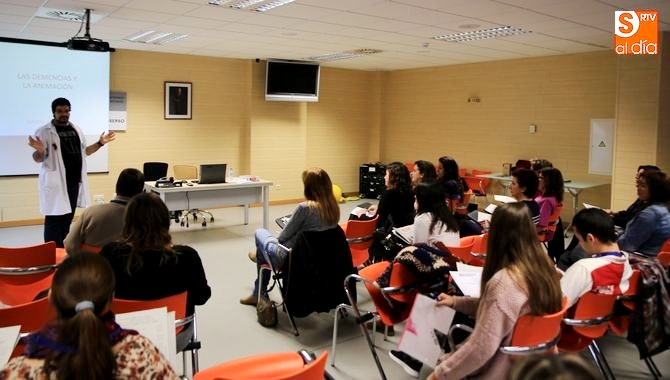 Seminario en el CRE de Alzheimer de Salamanca