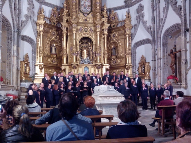 Encuentro en Homenaje a la Hispanidad con el Coro Arte música y O Pinheiral de Galicia en la Iglesia de las Ursulas el pasado octubre