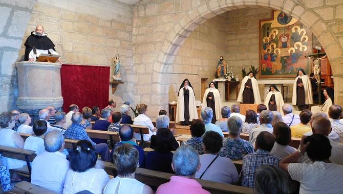 Teresa, la jardinera de la luz volvio a llenar la iglesia de una localidad, ahora en Trabanca