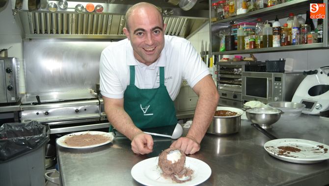Helio Flores capitanea un potente equipo gracias al cual se pone en marcha cada día el Laboratorio Gastronómico Los Álamos