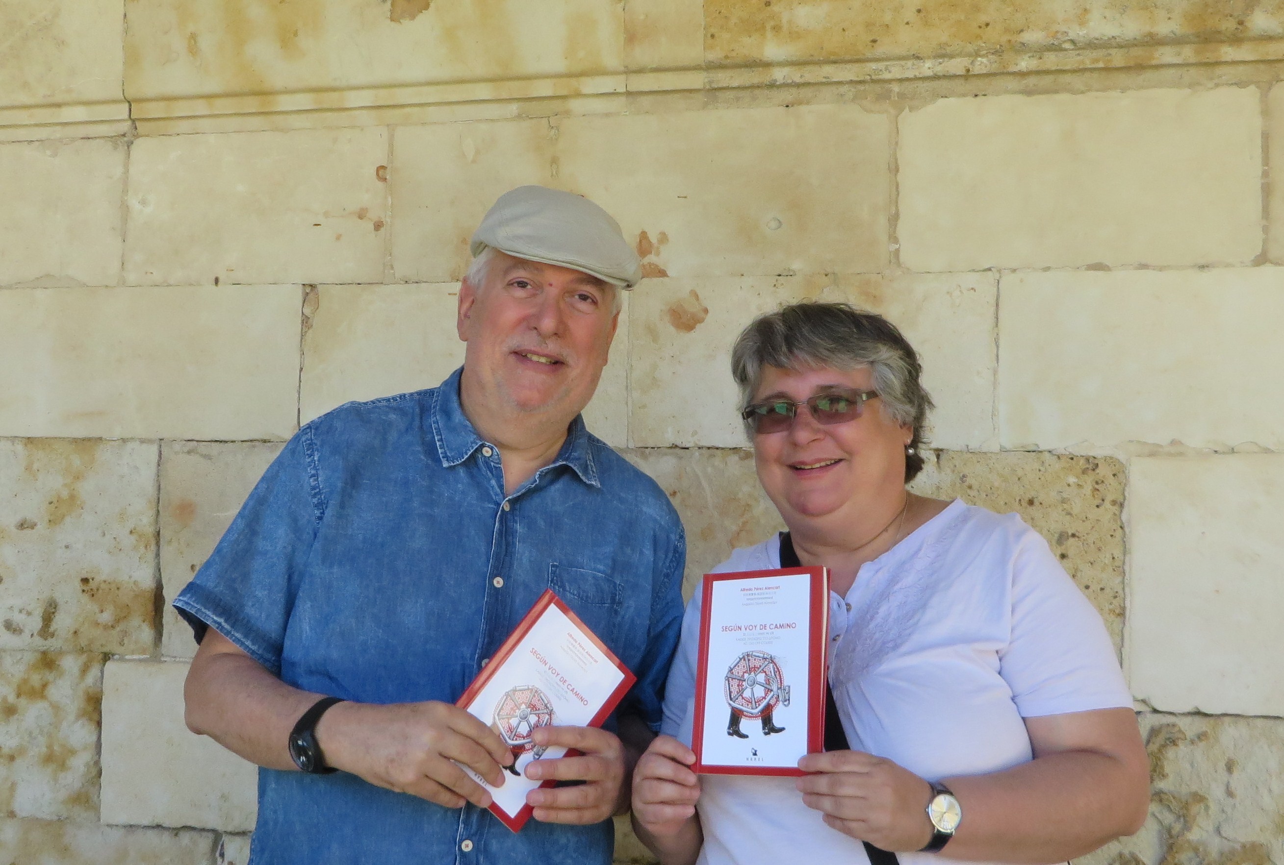 Luis Cabrera y su esposa, Marta Rodríguez, en Salamanca