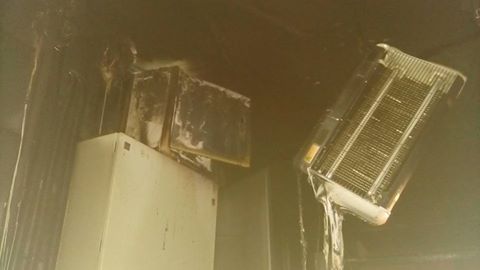 Los daños por el fuego se limitaron a la planta baja. Fotos: Bomberos de Guijuelo.