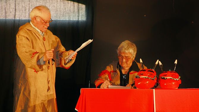 Actuación de los mayores de Mogadouro en la edición 2015