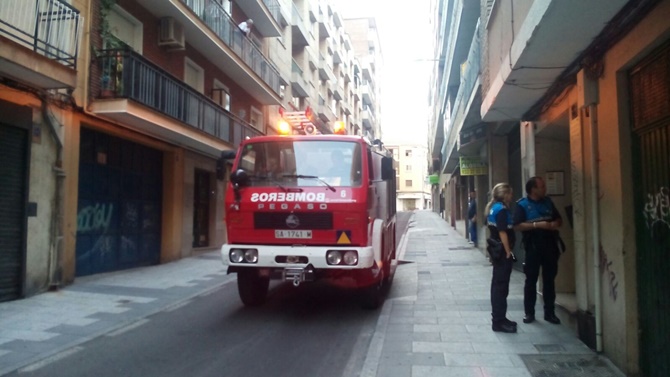 Bomberos en la calle Núñez de Balboa