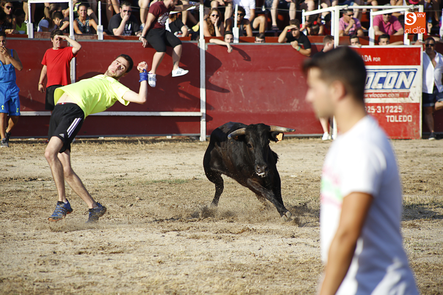 Los más valientes se atrevieron con los recortes y saltos. Foto: Alex López