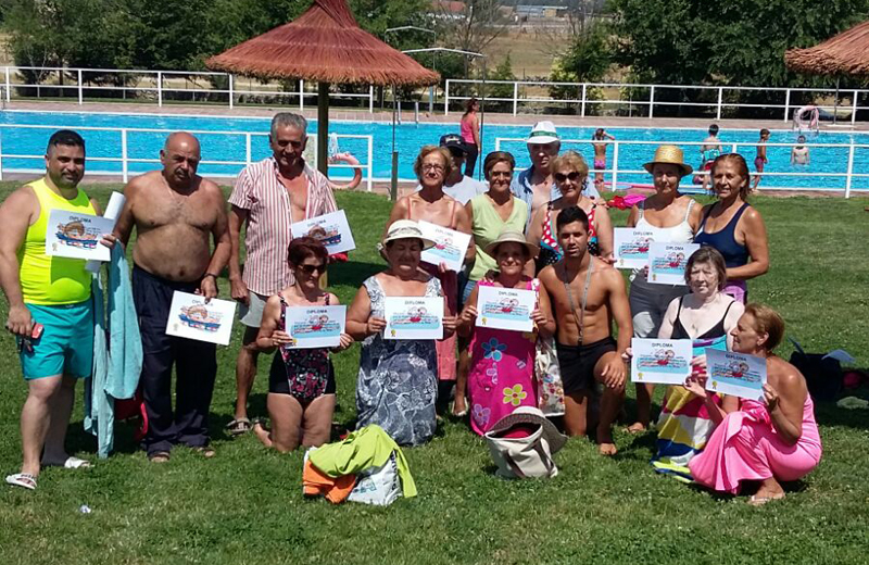 Los participantes en el curso recibieron un diploma en el acto de clausura.