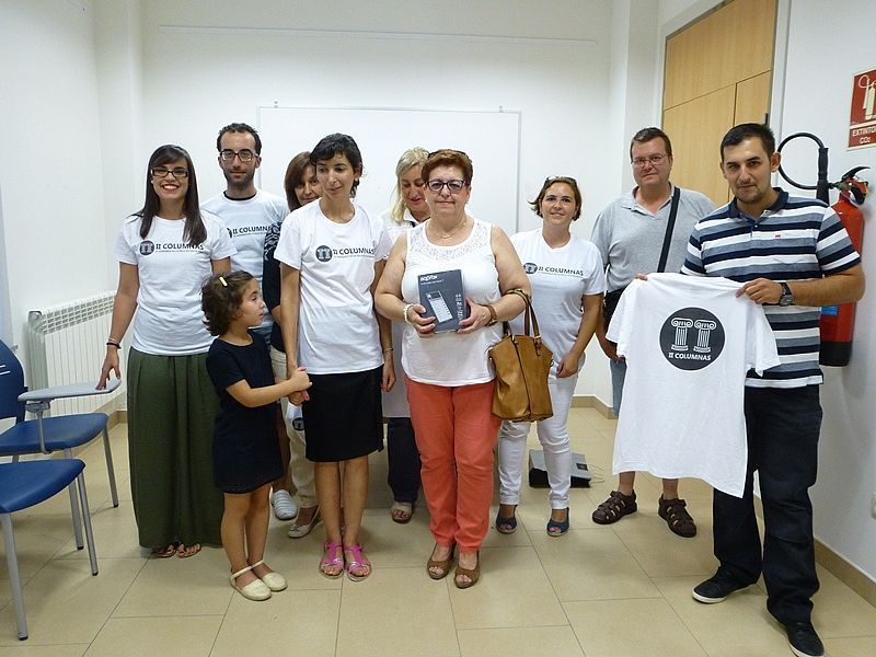 Premiados, jurado e integrantes del periódico Dos Columnas
