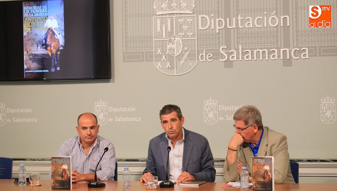 Saturnino Rodríguez, Julián Barrera y Juan Francisco Blanco presentan el libro. Foto: Alberto Martín