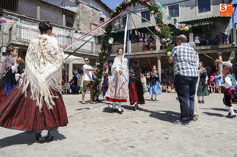 La plaza Mayor acogió el vistoso trenzado del ramo