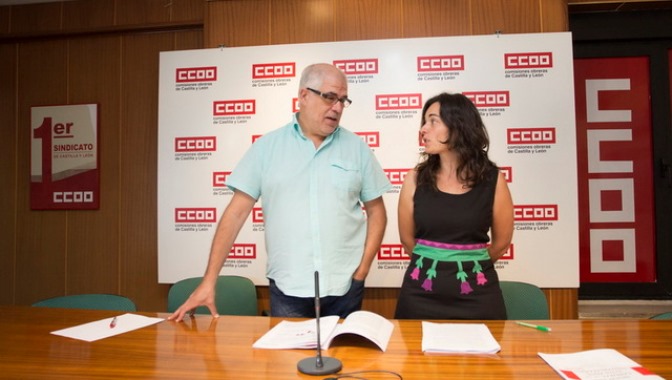 Carlos Castedo, responsable de Estudios y Asesoramiento Jurídico Sindial de CC..OO. y Luz Bártulos, técnica de Juventud de CCOO