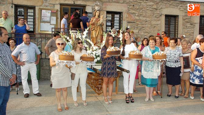 La Virgen de la Peña de Francia recibió cinco roscas en ofrenda