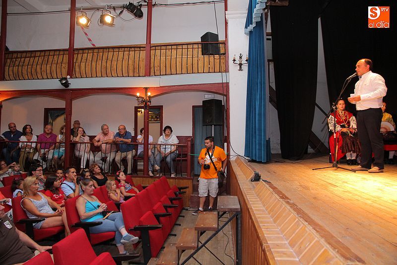 El alcalde pronunció un emotivo discurso de inicio de fiestas.