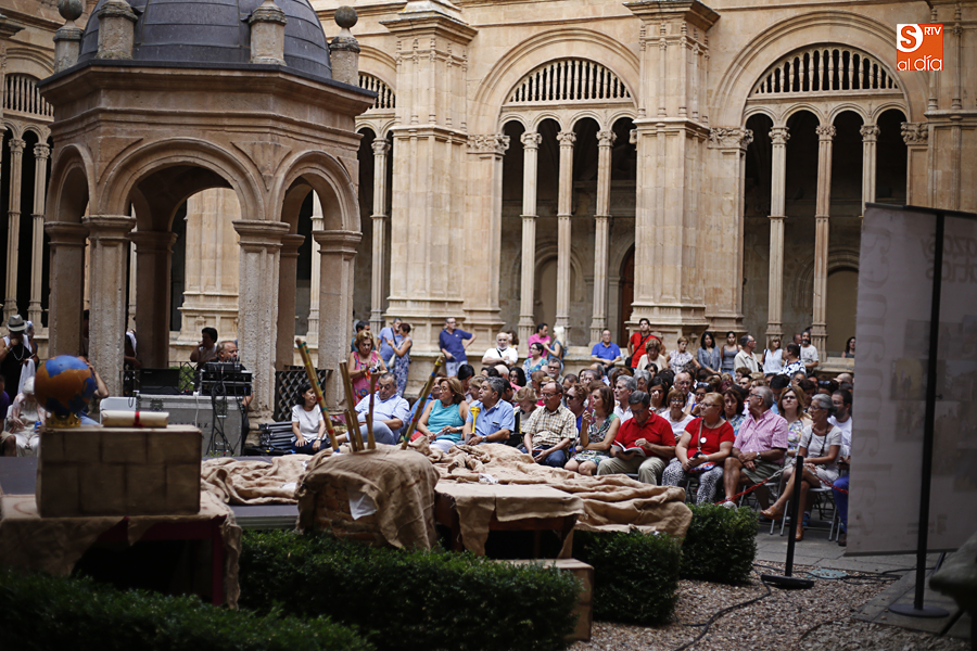 Actuación de Komo Teatro en el Convento de San Esteban / Fotos de Alejandro López