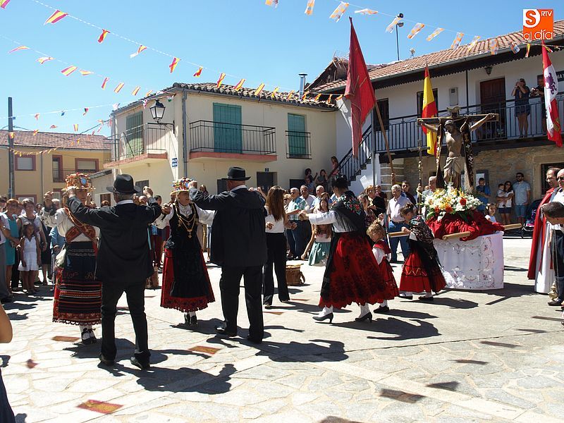 Un colorido Ofertorio protagoniza el arranque de los festejos
