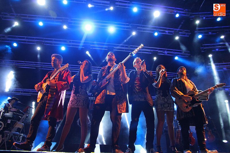 La orquesta Cañón ofrece una explosiva actuación