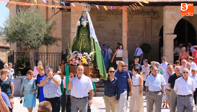 Procesión de la Virgen de la Esperanza en Gomecello / Foto de Alberto Martín