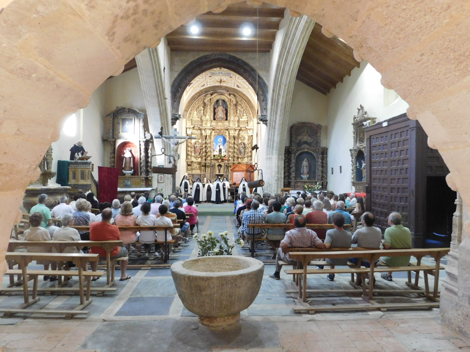 Nuevo éxito de la representación de Teresa, jardinera de la luz en la iglesia de El Pedroso