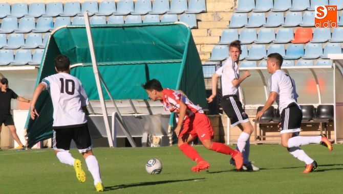El CF Salmantino golea al Castilla de Palencia en el Helmántico (5-0)