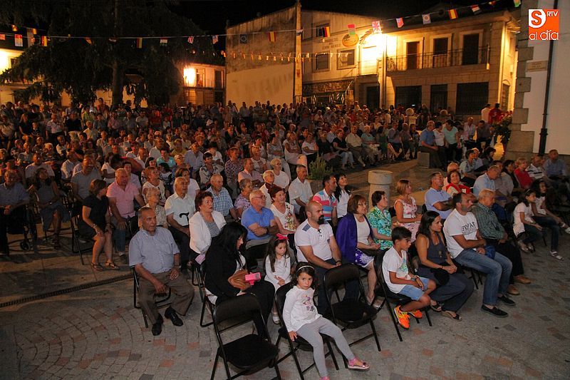Gabriel Calvo anima la noche santeña en el preámbulo de fiestas