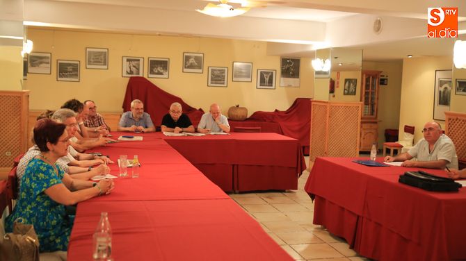 Un momento de la tertulia Rona Dalba de este martes. Foto: Alberto Martín