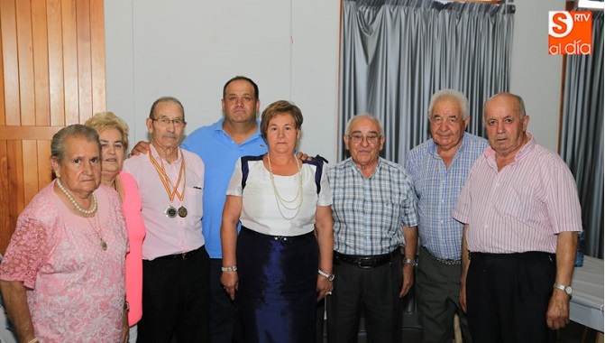 El alcalde ha acompañado a los mayores en su fiesta anual. Foto: Alberto Martín