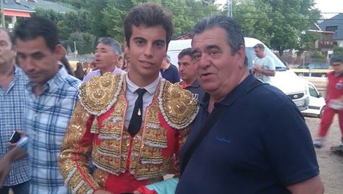 El novillero de la Fuente de San Esteban a la finalización del festejo/ FOTO: Peña Taurina Alejandro Marcos