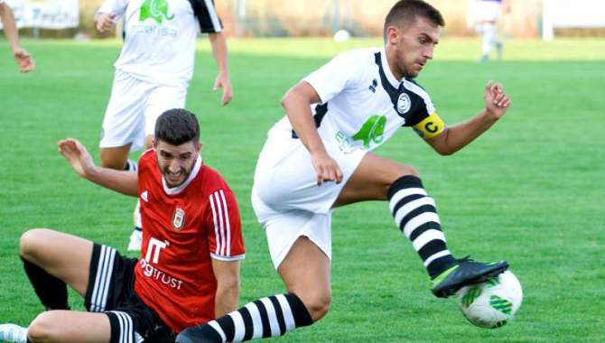 Un momento de un partido de Unionistas contra el Ávila en pretemporada