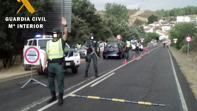 Uno de los controles de la Guardia Civil en esta campaña