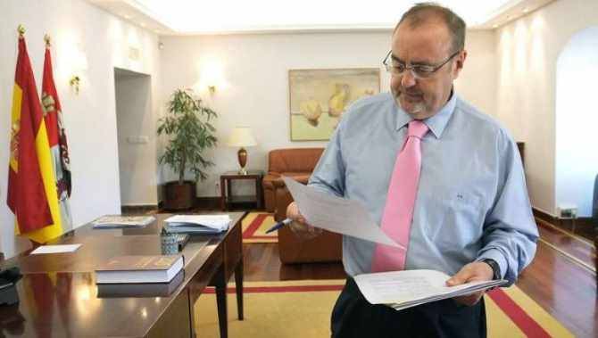 El consejero de Educación, Fernando Rey