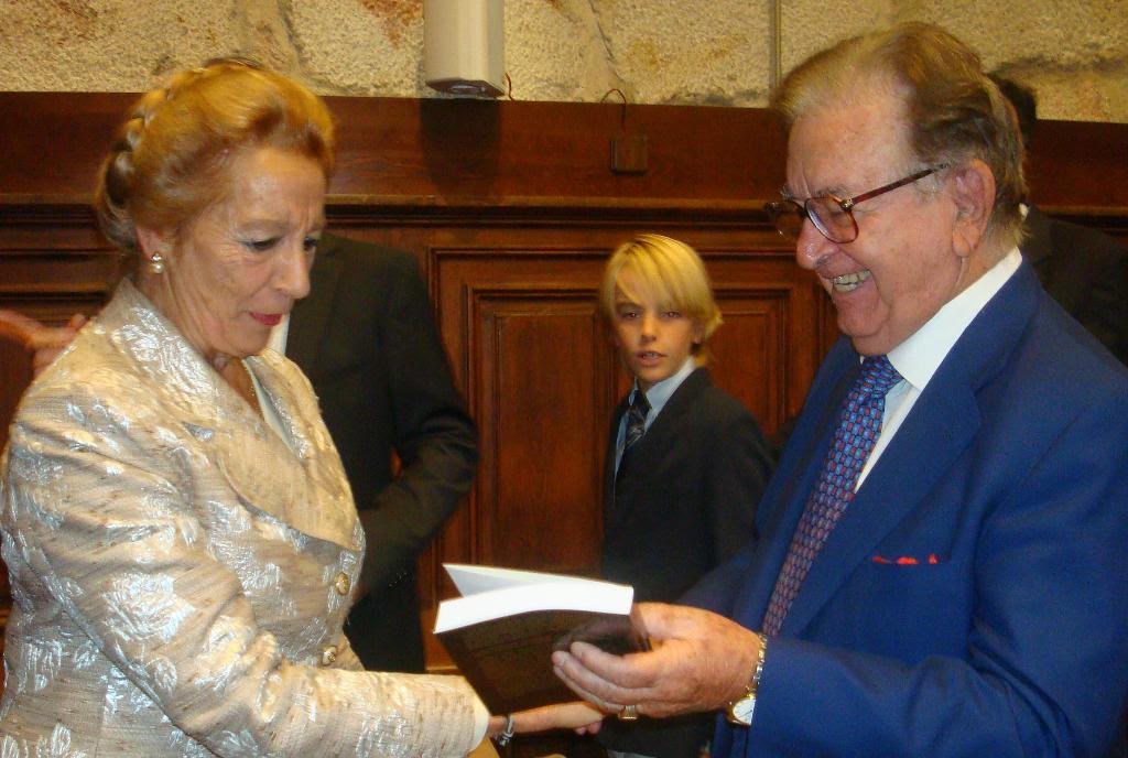 J. A. Monroy con Pilar Fernández Labrador, en el Aula Unamuno de la Usal (foto de Jacqueline Alecar)