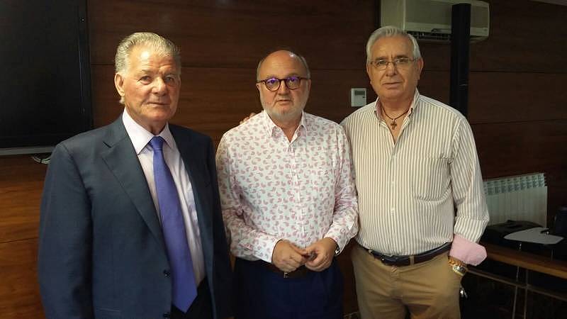 De i. a d., Fabián Martín, César Lumbreras y Francisco Alonso