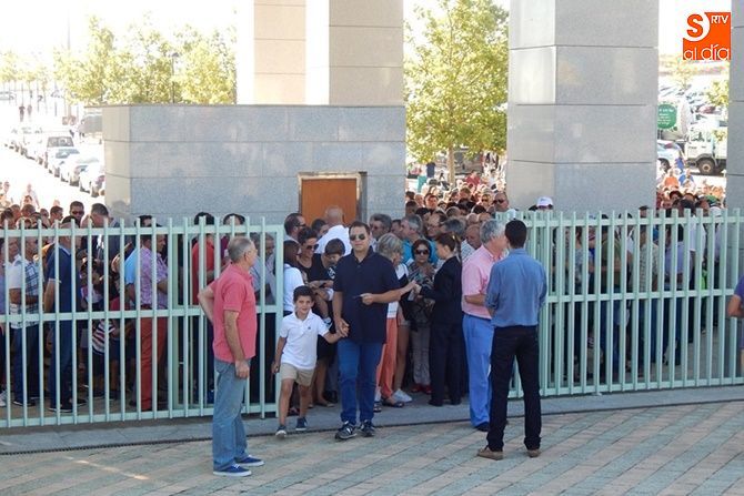 Colas en la apertura de puertas de este domingo