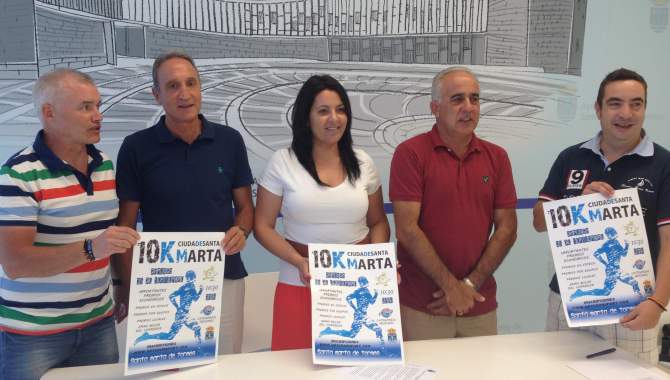 Momento de la presentación de la prueba en el Ayuntamiento de Santa Marta