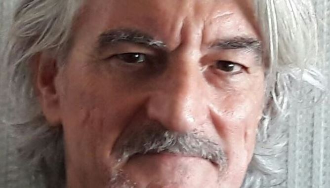 Ángel González Quesada, poeta salmantino