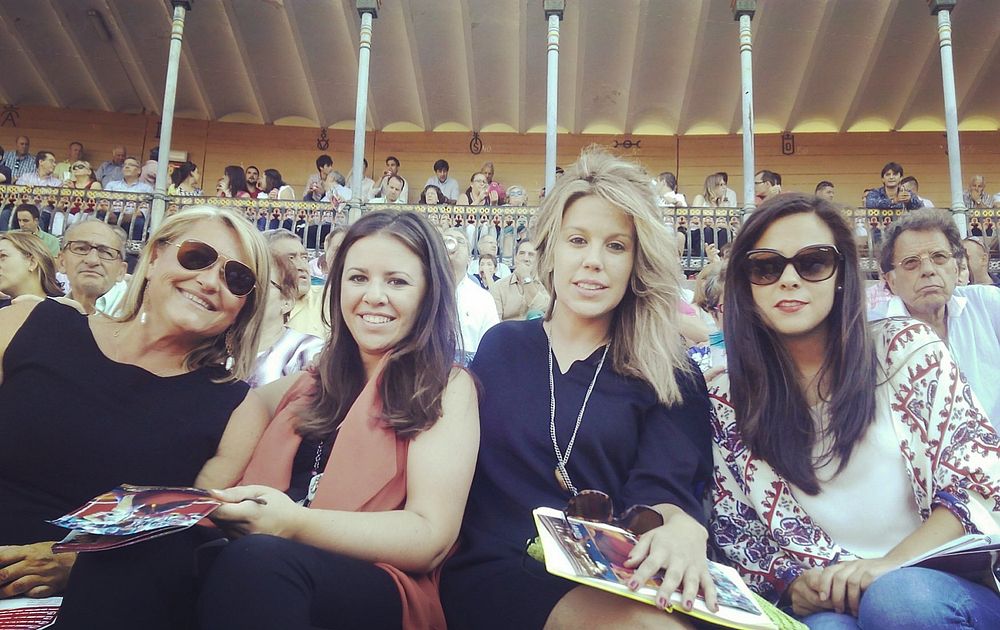 Buenas periodistas y aficionadas | Fotos: Paula Zorita / Ignacio Pereletegui