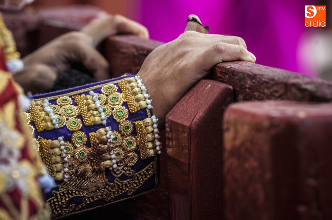 De sombra, sol y muerte, volandera