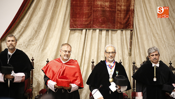 Acto de apertura del curso académico en el Paraninfo de la Universidad de Salamanca (Foto de Álex López)
