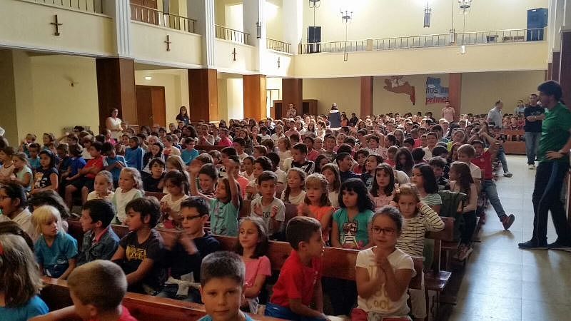 La capilla del centro acogió una celebración comunitaria en el comienzo de curso | Fotos: CSA