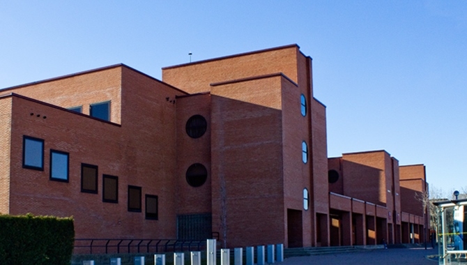 Forenses de toda España participan en Salamanca en un curso de técnicas microscópicas