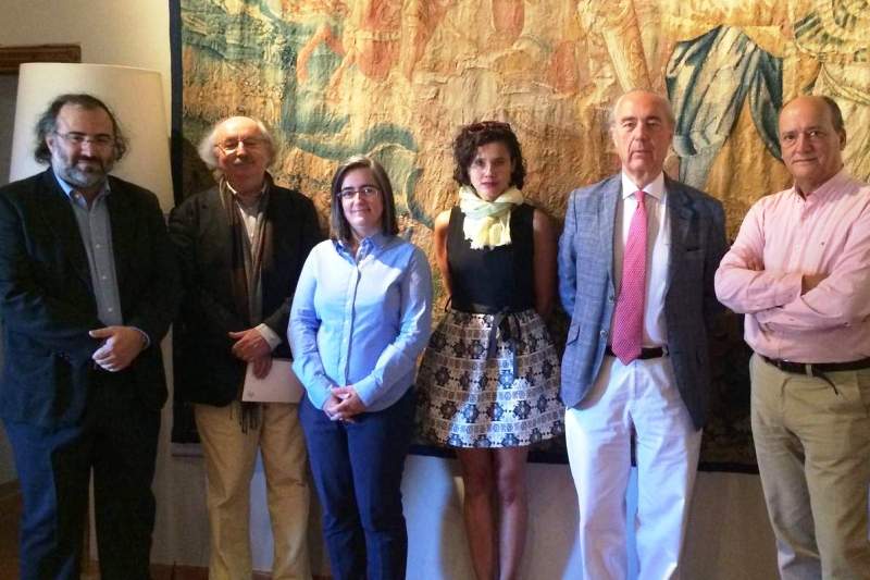 Alencart, Colinas, Reyes, Bruña, De Cuenca y Martín Garzo, jurados del premio