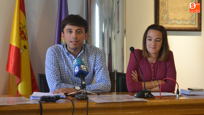 Los concejales Francisco Díaz y Ángela González presentaban este martes la programación festiva patronal