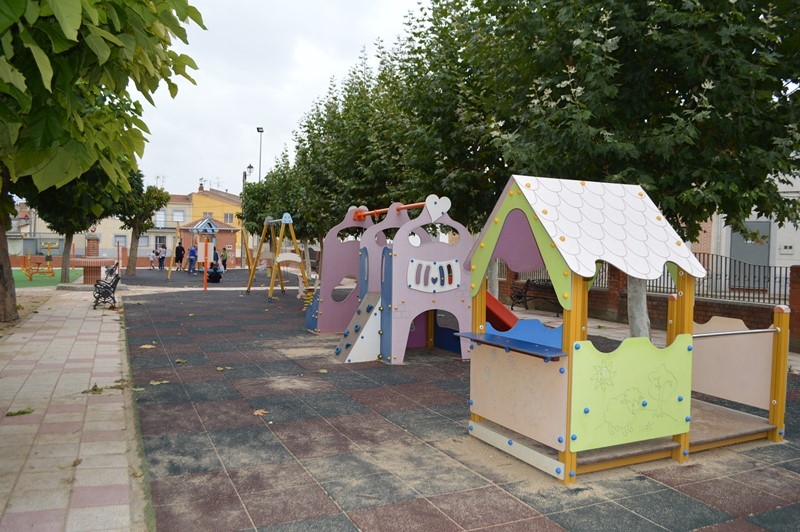 El parque, pulmón verde y zona de recreo para niños y mayores