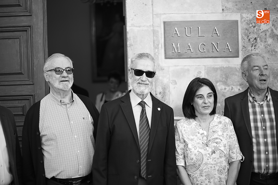 Francisco Blanco Prieto, presidente de la Asociación Amigos de Unamuno, en el centro / Foto de Alejandro López
